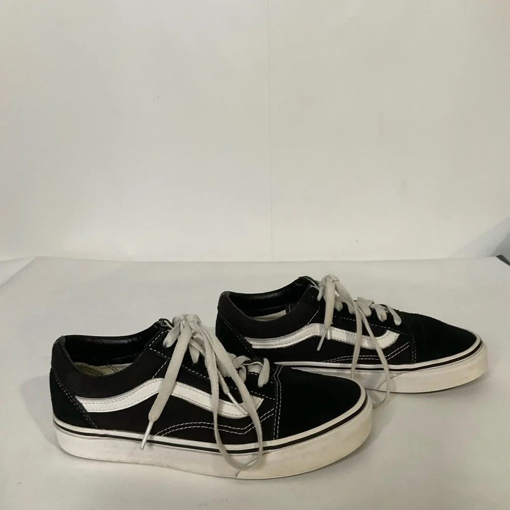 VANS Old Skool Black White Mens 5.5 Women’s 7 Lace-Up Sneakers; White Soles